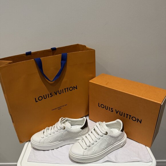 LOUIS VUITTON TIME OUT SNEAKER - Picture 1 of 5